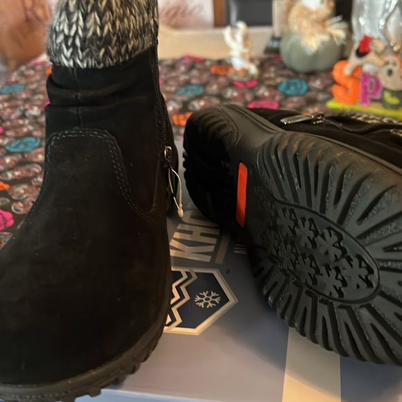 π Khombu Women's Laura All Weather Suede Leather Ankle Boots - Picture 15 of 17